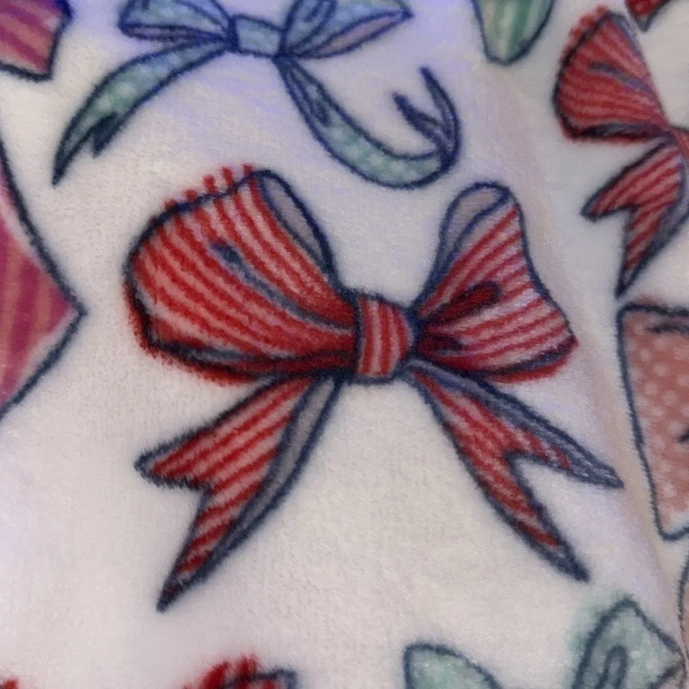 Christmas 2024 bow ribbon blanket throw 🎀